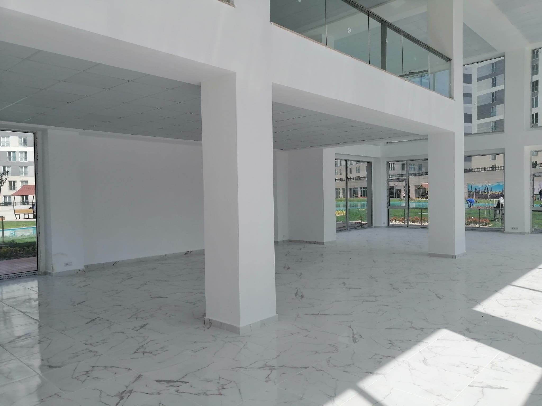 Kristalşehir'de Satılık 1450 m2 Bina